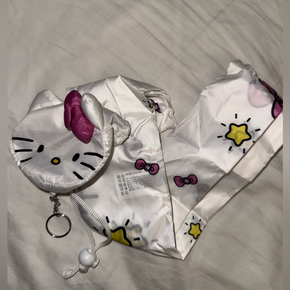 New Hello Kitty Foldable bag in pouch